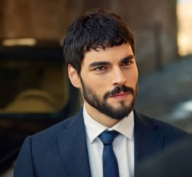 Akın Akınözü Kimdir? – Kaç yaşında? – Memleketi Neresi