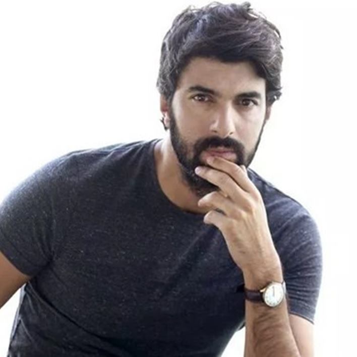 Engin Akyürek kimdir, Engin Akyürek kaç yaşında? Nereli