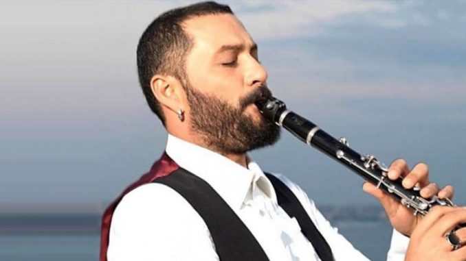 Hüsnü Şenlendirici Kimdir-Biyografi ve Hayatı