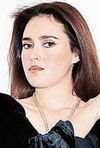 Yaprak Özdemiroğlu Yaprak Özdemiroğlu Kimdir