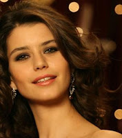 Beren Saat Beren Saat Biyografi