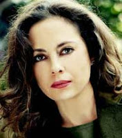 Nilüfer Açıkalın Nilüfer Açıkalın Kimdir Biyografi