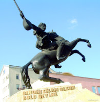 Köroğlu Köroğlu Heykeli