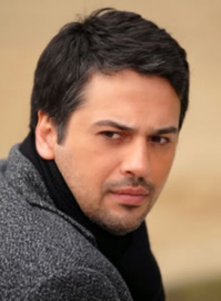 Emre Altuğ Emre Altuğ