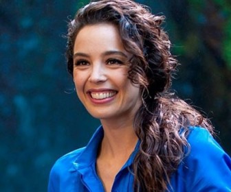 Azra Akın kimdir, Azra Akın kaç yaşında?
