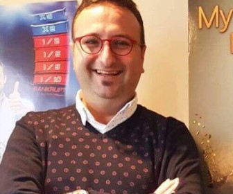 Esat Özata kimdir, Esat Özata kaç yaşında?