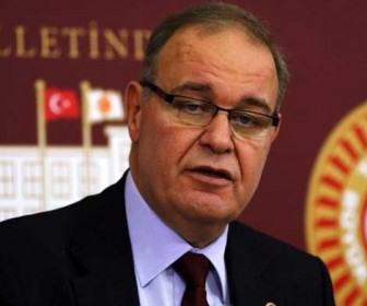 Faik Öztrak kimdir, Faik Öztrak kaç yaşında?
