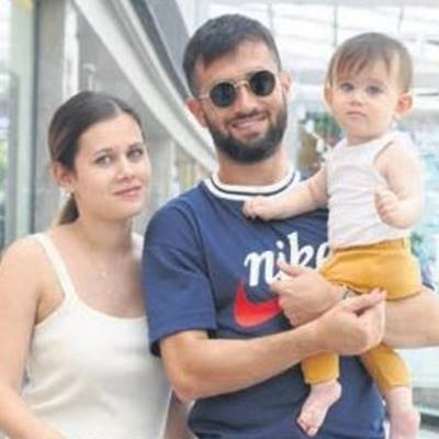 c396mer-bayram-ec59fi-ve-kc4b1zc4b1-ec59fi-kim Ömer Bayram eşi ve kızı eşi kim