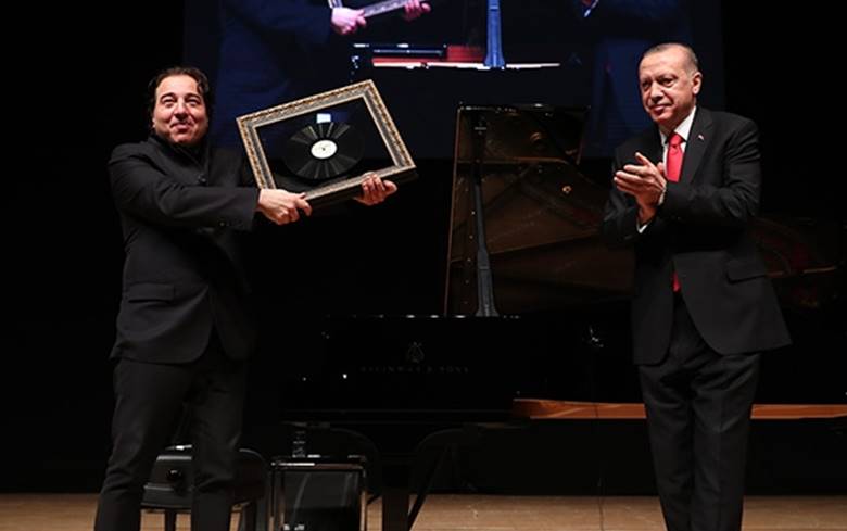cumhurbaskani-erdogan-fazil-say-in-konseri