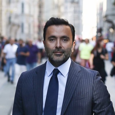 emre-kocadac49f-ec59fi Emre Kocadağ eşi