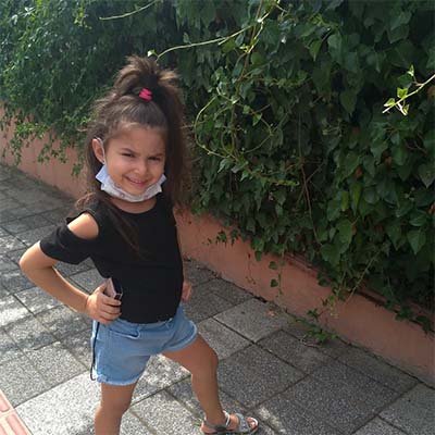 kimdir-nereli-kac-yasinda-boyu-kilosu-burcu-oynadigi-diziler-sevgilisi-8 kimdir, nereli, kaç yaşında, boyu, kilosu, burcu, oynadığı diziler, sevgilisi
