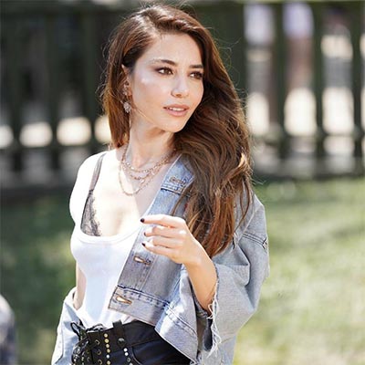 Özge Gürel kimdir, nereli, kaç yaşında, boyu, kilosu burcu Özge Gürel oynadığı diziler Özge Gürel sevgilisi